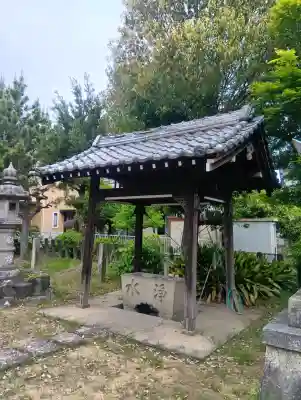 天満神社の{uncategorized: "未分類", other: "その他", undefined: "問題あり", building: "その他建物", grave: "お墓", sacred_gate: "鳥居", guardian: "狛犬", statue: "像", buddha: "仏像", history: "歴史", nature: "自然", garden: "庭園", animal: "動物", pagoda: "塔", temizu: "手水舎", mountain_gate: "山門・神門", sanctuary: "本殿・本堂", subordinate: "末社・摂社", art: "芸術", scenery: "景色", jizo: "地蔵", ema: "絵馬", goshuin: "御朱印", omikuji: "おみくじ", items: "授与品その他", amulet: "お守り", goshuincho: "御朱印帳", eats: "食事", festival: "お祭り", votive_dance: "神楽", shichigosan: "七五三参", wedding: "結婚式", experience: "体験その他", initially: "初詣", around: "周辺", anti_infection: "感染症対策"}