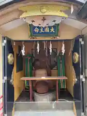 須賀神社の像