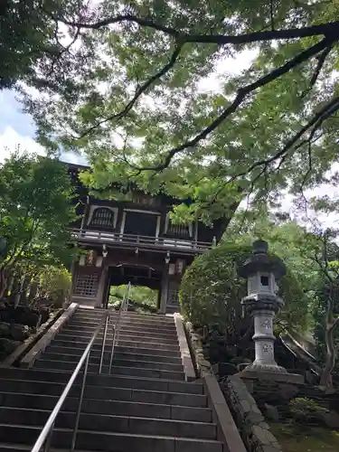 常照寺の山門