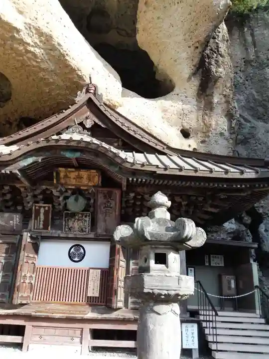 大谷寺の本殿・本堂