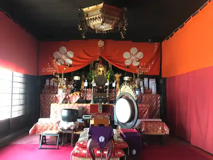 渭信寺の本殿・本堂