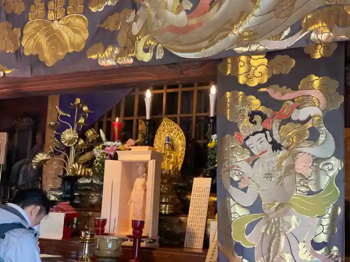 秩父札所十三番 慈眼寺の本殿・本堂