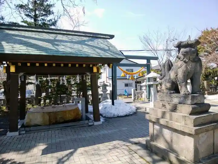 烈々布神社の狛犬