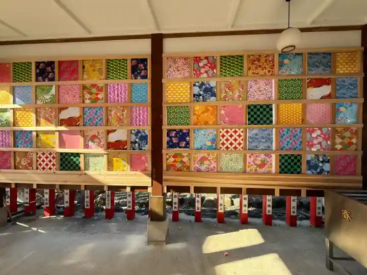 別小江神社の{uncategorized: "未分類", other: "その他", undefined: "問題あり", building: "その他建物", grave: "お墓", sacred_gate: "鳥居", guardian: "狛犬", statue: "像", buddha: "仏像", history: "歴史", nature: "自然", garden: "庭園", animal: "動物", pagoda: "塔", temizu: "手水舎", mountain_gate: "山門・神門", sanctuary: "本殿・本堂", subordinate: "末社・摂社", art: "芸術", scenery: "景色", jizo: "地蔵", ema: "絵馬", goshuin: "御朱印", omikuji: "おみくじ", items: "授与品その他", amulet: "お守り", goshuincho: "御朱印帳", eats: "食事", festival: "お祭り", votive_dance: "神楽", shichigosan: "七五三参", wedding: "結婚式", experience: "体験その他", initially: "初詣", around: "周辺", anti_infection: "感染症対策"}