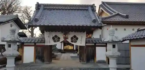 小林寺の山門