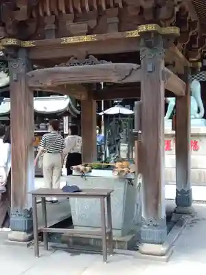 豊川稲荷東京別院の手水舎