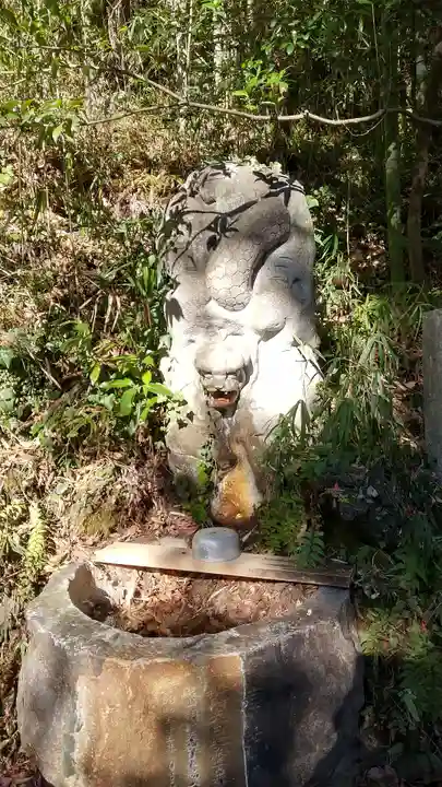 磯山弁財天の手水舎