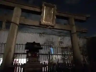 小田急豊川稲荷の鳥居