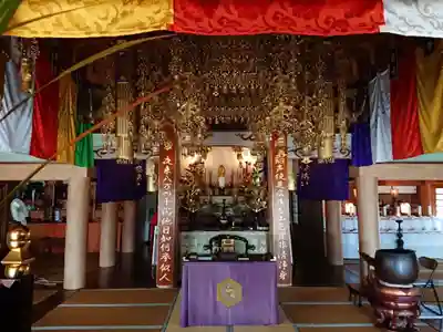 医王寺の本殿・本堂