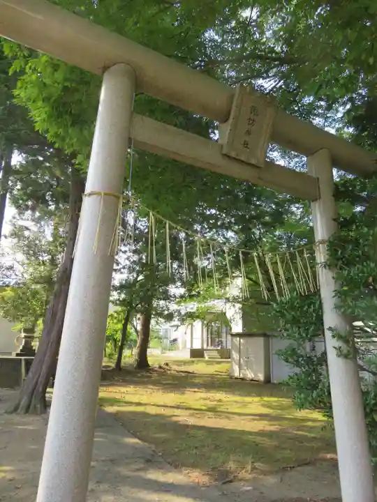 諏訪神社の鳥居