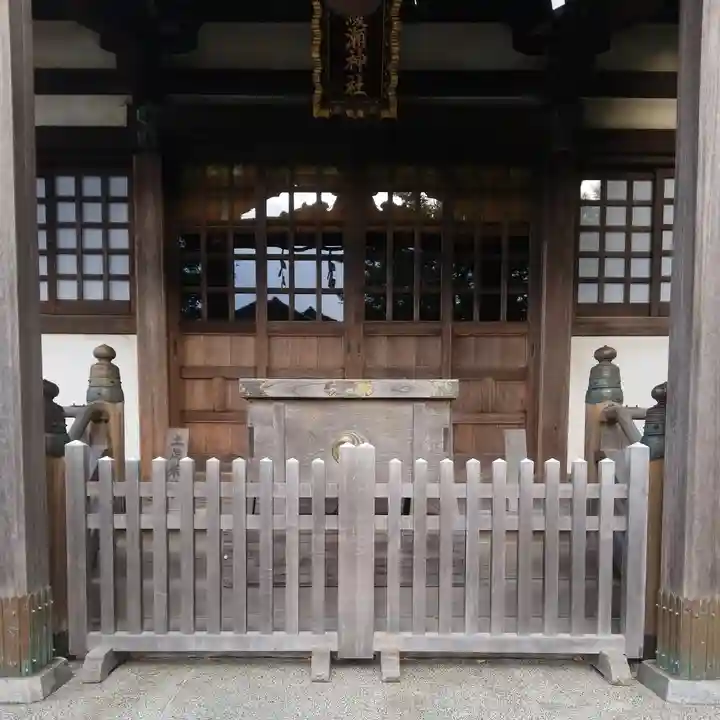 綾瀬稲荷神社の本殿・本堂