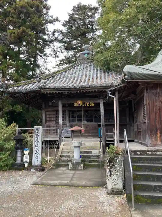 恩山寺の{uncategorized: "未分類", other: "その他", undefined: "問題あり", building: "その他建物", grave: "お墓", sacred_gate: "鳥居", guardian: "狛犬", statue: "像", buddha: "仏像", history: "歴史", nature: "自然", garden: "庭園", animal: "動物", pagoda: "塔", temizu: "手水舎", mountain_gate: "山門・神門", sanctuary: "本殿・本堂", subordinate: "末社・摂社", art: "芸術", scenery: "景色", jizo: "地蔵", ema: "絵馬", goshuin: "御朱印", omikuji: "おみくじ", items: "授与品その他", amulet: "お守り", goshuincho: "御朱印帳", eats: "食事", festival: "お祭り", votive_dance: "神楽", shichigosan: "七五三参", wedding: "結婚式", experience: "体験その他", initially: "初詣", around: "周辺", anti_infection: "感染症対策"}