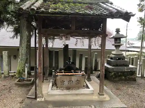 田守神社の手水舎