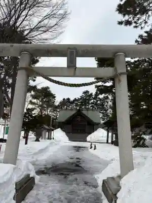丘珠神社の{uncategorized: "未分類", other: "その他", undefined: "問題あり", building: "その他建物", grave: "お墓", sacred_gate: "鳥居", guardian: "狛犬", statue: "像", buddha: "仏像", history: "歴史", nature: "自然", garden: "庭園", animal: "動物", pagoda: "塔", temizu: "手水舎", mountain_gate: "山門・神門", sanctuary: "本殿・本堂", subordinate: "末社・摂社", art: "芸術", scenery: "景色", jizo: "地蔵", ema: "絵馬", goshuin: "御朱印", omikuji: "おみくじ", items: "授与品その他", amulet: "お守り", goshuincho: "御朱印帳", eats: "食事", festival: "お祭り", votive_dance: "神楽", shichigosan: "七五三参", wedding: "結婚式", experience: "体験その他", initially: "初詣", around: "周辺", anti_infection: "感染症対策"}
