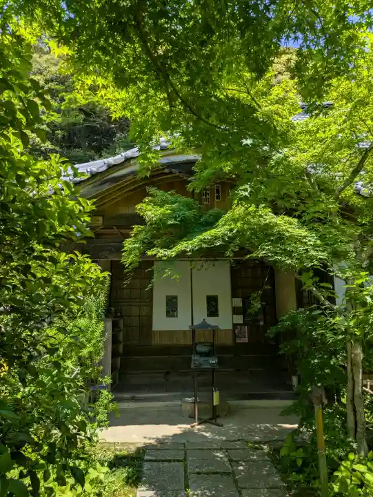 向上庵の{uncategorized: "未分類", other: "その他", undefined: "問題あり", building: "その他建物", grave: "お墓", sacred_gate: "鳥居", guardian: "狛犬", statue: "像", buddha: "仏像", history: "歴史", nature: "自然", garden: "庭園", animal: "動物", pagoda: "塔", temizu: "手水舎", mountain_gate: "山門・神門", sanctuary: "本殿・本堂", subordinate: "末社・摂社", art: "芸術", scenery: "景色", jizo: "地蔵", ema: "絵馬", goshuin: "御朱印", omikuji: "おみくじ", items: "授与品その他", amulet: "お守り", goshuincho: "御朱印帳", eats: "食事", festival: "お祭り", votive_dance: "神楽", shichigosan: "七五三参", wedding: "結婚式", experience: "体験その他", initially: "初詣", around: "周辺", anti_infection: "感染症対策"}