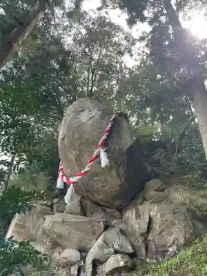 釣石神社の{uncategorized: "未分類", other: "その他", undefined: "問題あり", building: "その他建物", grave: "お墓", sacred_gate: "鳥居", guardian: "狛犬", statue: "像", buddha: "仏像", history: "歴史", nature: "自然", garden: "庭園", animal: "動物", pagoda: "塔", temizu: "手水舎", mountain_gate: "山門・神門", sanctuary: "本殿・本堂", subordinate: "末社・摂社", art: "芸術", scenery: "景色", jizo: "地蔵", ema: "絵馬", goshuin: "御朱印", omikuji: "おみくじ", items: "授与品その他", amulet: "お守り", goshuincho: "御朱印帳", eats: "食事", festival: "お祭り", votive_dance: "神楽", shichigosan: "七五三参", wedding: "結婚式", experience: "体験その他", initially: "初詣", around: "周辺", anti_infection: "感染症対策"}