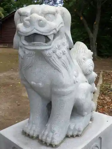 宇受賀命神社の狛犬