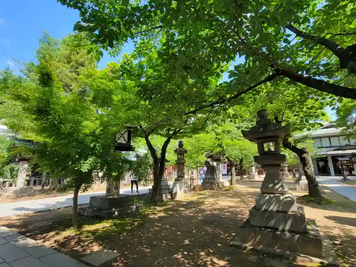 那古野神社の自然