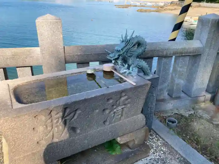 龍神社の手水舎