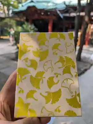 赤坂氷川神社様専用御朱印帳が満願しましたので、新しい御朱印帳をいただきました。
黄色を基調にした、イチョウ柄の御朱印帳です😊