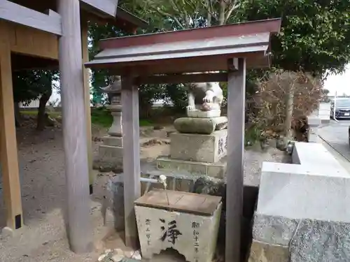 牟山中臣神社の手水舎