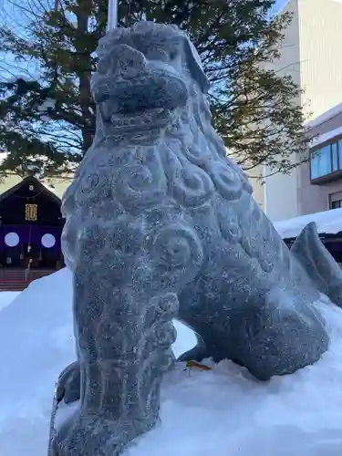 北海道神宮頓宮の狛犬