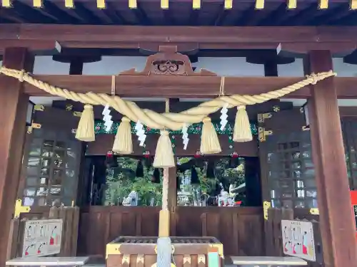 新田神社の{uncategorized: "未分類", other: "その他", undefined: "問題あり", building: "その他建物", grave: "お墓", sacred_gate: "鳥居", guardian: "狛犬", statue: "像", buddha: "仏像", history: "歴史", nature: "自然", garden: "庭園", animal: "動物", pagoda: "塔", temizu: "手水舎", mountain_gate: "山門・神門", sanctuary: "本殿・本堂", subordinate: "末社・摂社", art: "芸術", scenery: "景色", jizo: "地蔵", ema: "絵馬", goshuin: "御朱印", omikuji: "おみくじ", items: "授与品その他", amulet: "お守り", goshuincho: "御朱印帳", eats: "食事", festival: "お祭り", votive_dance: "神楽", shichigosan: "七五三参", wedding: "結婚式", experience: "体験その他", initially: "初詣", around: "周辺", anti_infection: "感染症対策"}