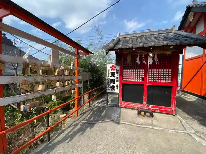 塚越稲荷神社の末社・摂社