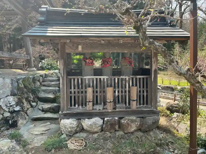 東光寺の{uncategorized: "未分類", other: "その他", undefined: "問題あり", building: "その他建物", grave: "お墓", sacred_gate: "鳥居", guardian: "狛犬", statue: "像", buddha: "仏像", history: "歴史", nature: "自然", garden: "庭園", animal: "動物", pagoda: "塔", temizu: "手水舎", mountain_gate: "山門・神門", sanctuary: "本殿・本堂", subordinate: "末社・摂社", art: "芸術", scenery: "景色", jizo: "地蔵", ema: "絵馬", goshuin: "御朱印", omikuji: "おみくじ", items: "授与品その他", amulet: "お守り", goshuincho: "御朱印帳", eats: "食事", festival: "お祭り", votive_dance: "神楽", shichigosan: "七五三参", wedding: "結婚式", experience: "体験その他", initially: "初詣", around: "周辺", anti_infection: "感染症対策"}