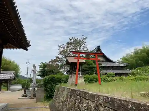 常行院の末社