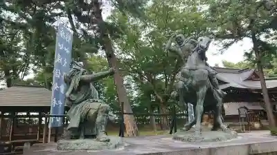川中島古戦場八幡社の像