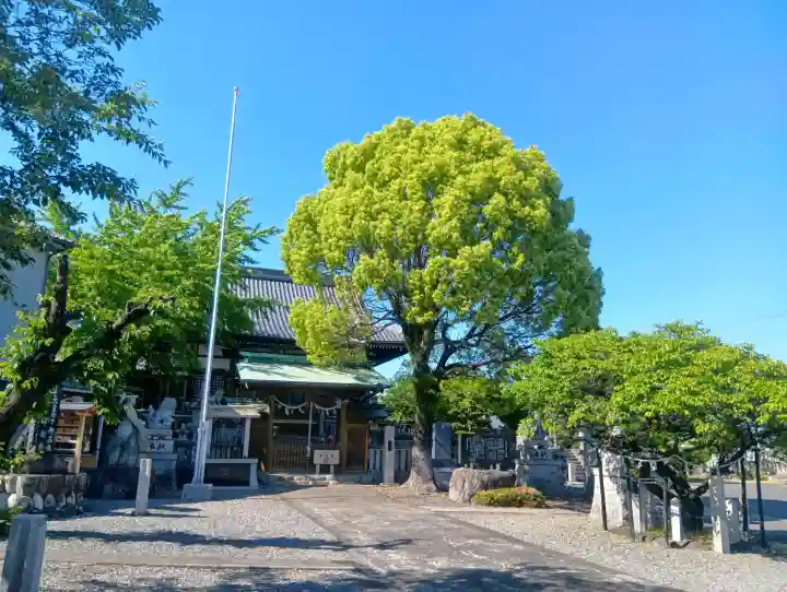 天神神社(柳津天神神社)の{uncategorized: "未分類", other: "その他", undefined: "問題あり", building: "その他建物", grave: "お墓", sacred_gate: "鳥居", guardian: "狛犬", statue: "像", buddha: "仏像", history: "歴史", nature: "自然", garden: "庭園", animal: "動物", pagoda: "塔", temizu: "手水舎", mountain_gate: "山門・神門", sanctuary: "本殿・本堂", subordinate: "末社・摂社", art: "芸術", scenery: "景色", jizo: "地蔵", ema: "絵馬", goshuin: "御朱印", omikuji: "おみくじ", items: "授与品その他", amulet: "お守り", goshuincho: "御朱印帳", eats: "食事", festival: "お祭り", votive_dance: "神楽", shichigosan: "七五三参", wedding: "結婚式", experience: "体験その他", initially: "初詣", around: "周辺", anti_infection: "感染症対策"}