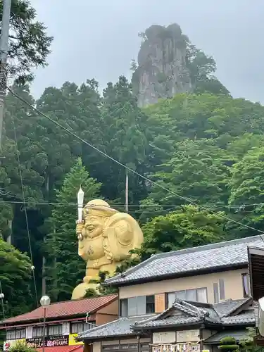 中之嶽神社の像