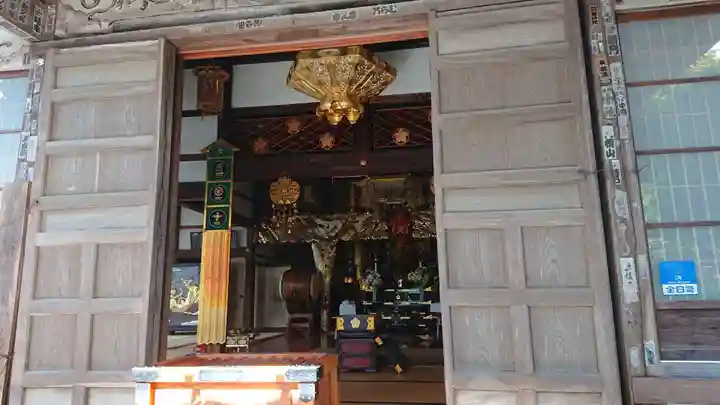 前山寺の本殿・本堂