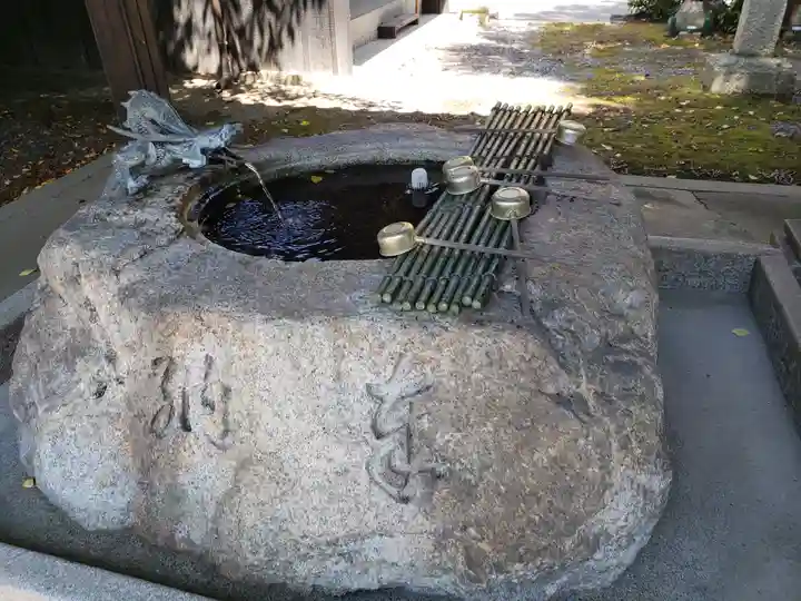 森神社の手水舎