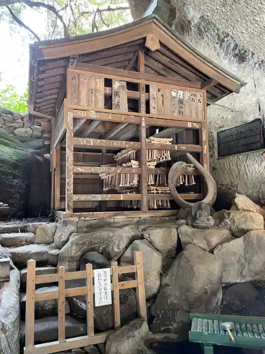 銭洗弁財天宇賀福神社(神奈川県)
