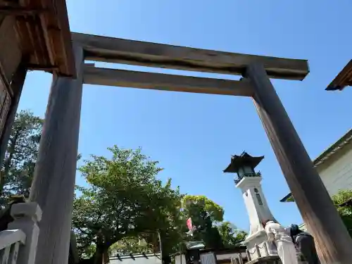 伊勢山皇大神宮の{uncategorized: "未分類", other: "その他", undefined: "問題あり", building: "その他建物", grave: "お墓", sacred_gate: "鳥居", guardian: "狛犬", statue: "像", buddha: "仏像", history: "歴史", nature: "自然", garden: "庭園", animal: "動物", pagoda: "塔", temizu: "手水舎", mountain_gate: "山門・神門", sanctuary: "本殿・本堂", subordinate: "末社・摂社", art: "芸術", scenery: "景色", jizo: "地蔵", ema: "絵馬", goshuin: "御朱印", omikuji: "おみくじ", items: "授与品その他", amulet: "お守り", goshuincho: "御朱印帳", eats: "食事", festival: "お祭り", votive_dance: "神楽", shichigosan: "七五三参", wedding: "結婚式", experience: "体験その他", initially: "初詣", around: "周辺", anti_infection: "感染症対策"}