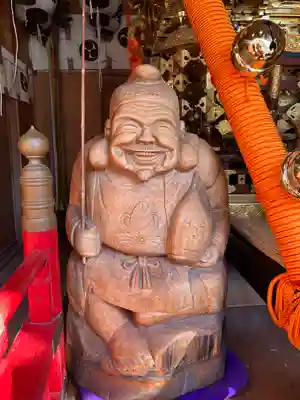 湯倉神社の像