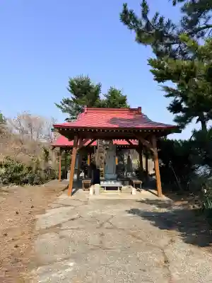 御宮野地蔵尊の{uncategorized: "未分類", other: "その他", undefined: "問題あり", building: "その他建物", grave: "お墓", sacred_gate: "鳥居", guardian: "狛犬", statue: "像", buddha: "仏像", history: "歴史", nature: "自然", garden: "庭園", animal: "動物", pagoda: "塔", temizu: "手水舎", mountain_gate: "山門・神門", sanctuary: "本殿・本堂", subordinate: "末社・摂社", art: "芸術", scenery: "景色", jizo: "地蔵", ema: "絵馬", goshuin: "御朱印", omikuji: "おみくじ", items: "授与品その他", amulet: "お守り", goshuincho: "御朱印帳", eats: "食事", festival: "お祭り", votive_dance: "神楽", shichigosan: "七五三参", wedding: "結婚式", experience: "体験その他", initially: "初詣", around: "周辺", anti_infection: "感染症対策"}