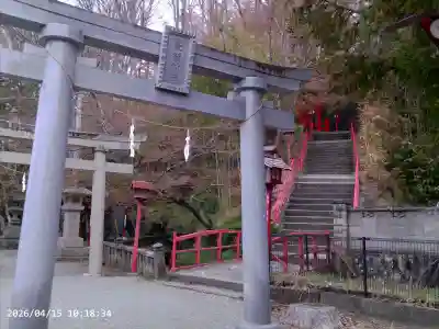 鼻顔稲荷神社の{uncategorized: "未分類", other: "その他", undefined: "問題あり", building: "その他建物", grave: "お墓", sacred_gate: "鳥居", guardian: "狛犬", statue: "像", buddha: "仏像", history: "歴史", nature: "自然", garden: "庭園", animal: "動物", pagoda: "塔", temizu: "手水舎", mountain_gate: "山門・神門", sanctuary: "本殿・本堂", subordinate: "末社・摂社", art: "芸術", scenery: "景色", jizo: "地蔵", ema: "絵馬", goshuin: "御朱印", omikuji: "おみくじ", items: "授与品その他", amulet: "お守り", goshuincho: "御朱印帳", eats: "食事", festival: "お祭り", votive_dance: "神楽", shichigosan: "七五三参", wedding: "結婚式", experience: "体験その他", initially: "初詣", around: "周辺", anti_infection: "感染症対策"}