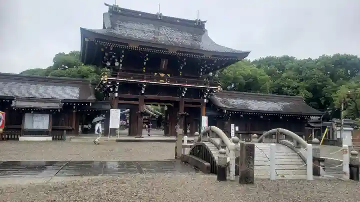 真清田神社の山門・神門