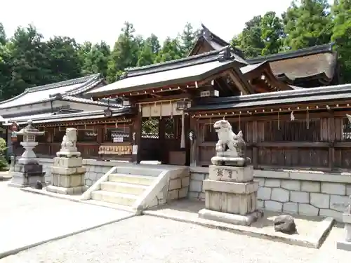 苗村神社の本殿