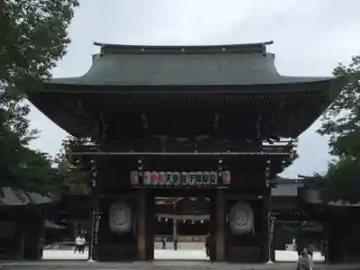 寒川神社の山門・神門