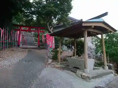 稲荷社の手水舎