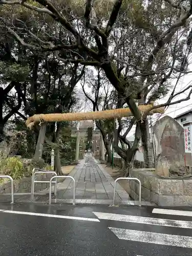 越ヶ谷久伊豆神社の鳥居