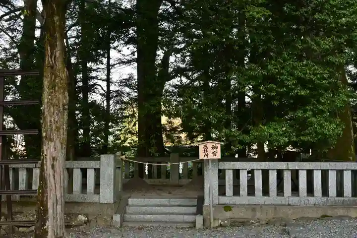 諏訪大社下社秋宮(長野県)