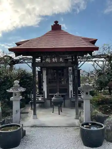 野坂寺の本殿