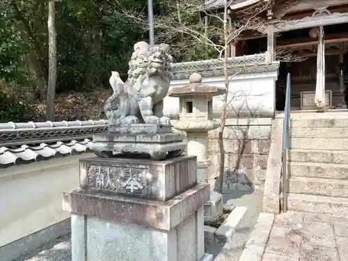 八幡神社の狛犬