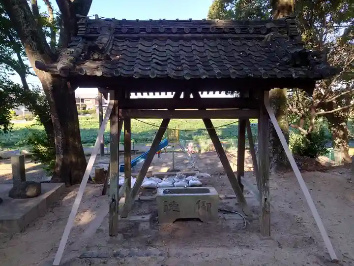 天神社の手水舎