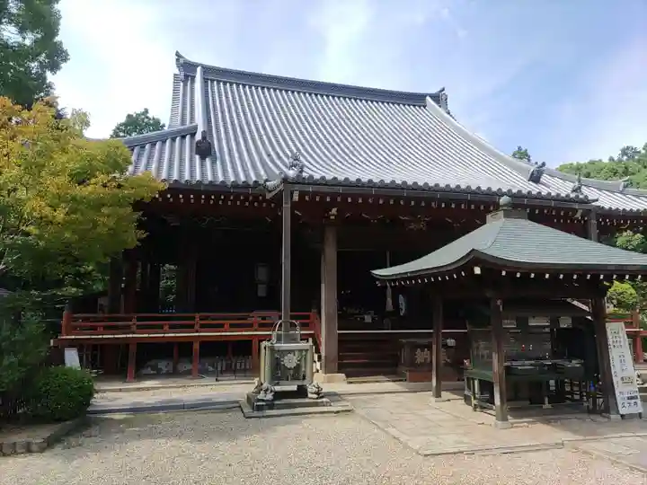 久米寺の本殿・本堂